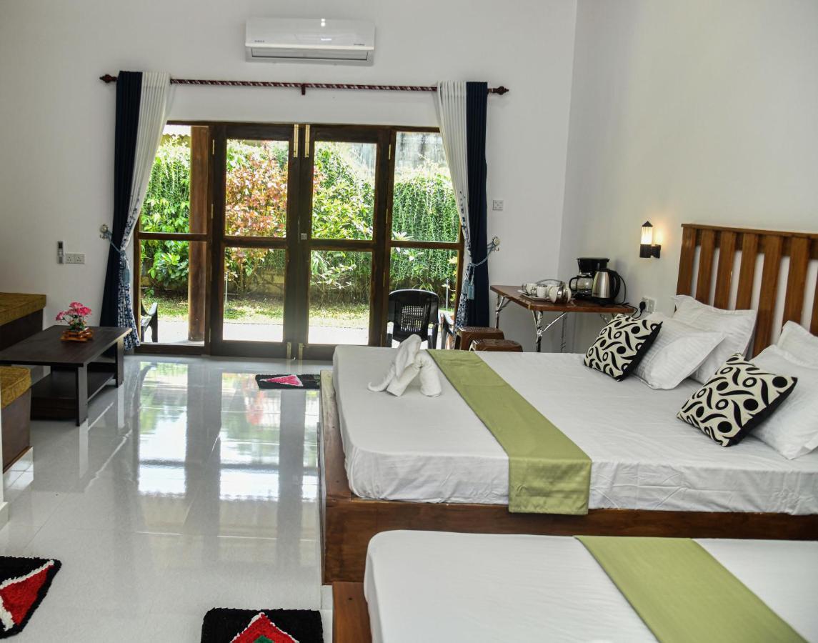 Clay House Otel Udawalawe Dış mekan fotoğraf