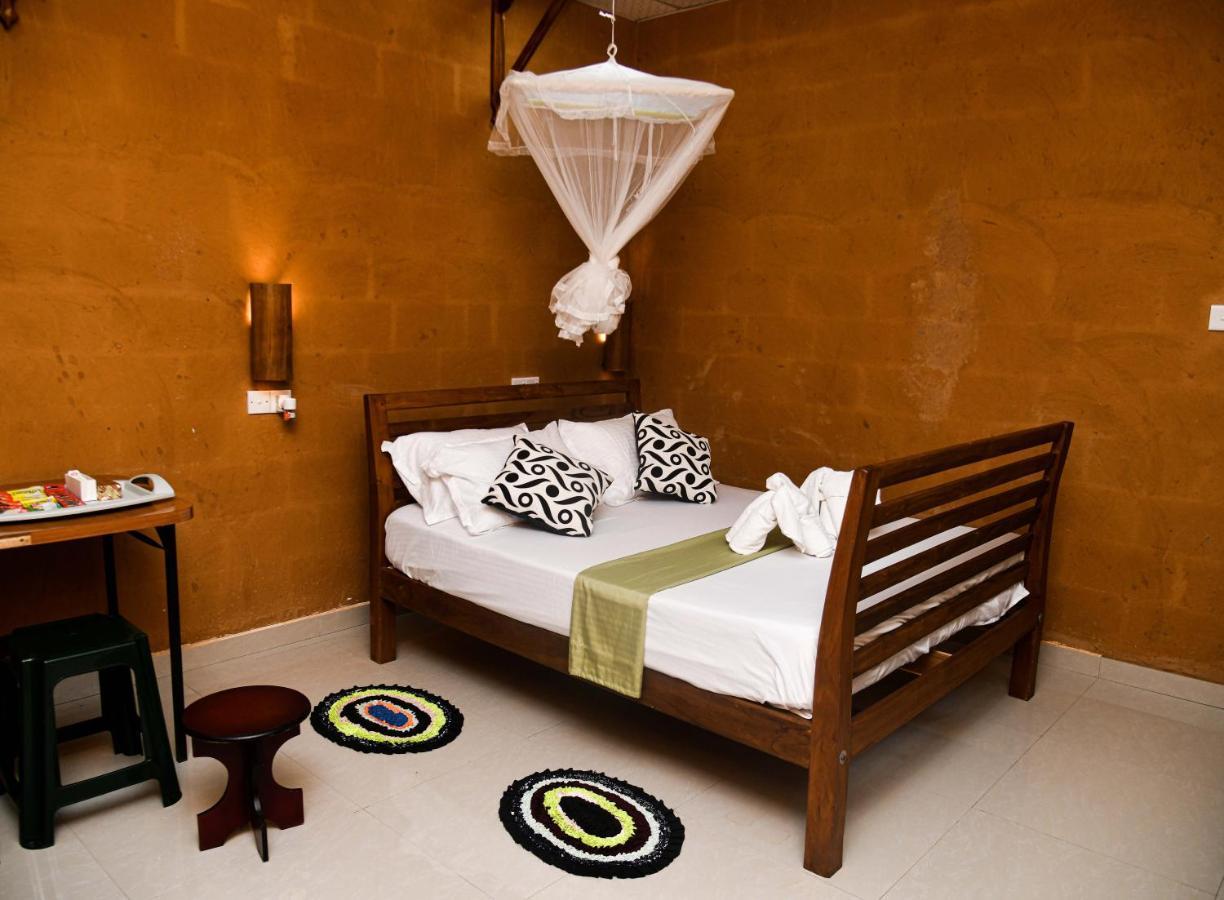 Clay House Otel Udawalawe Dış mekan fotoğraf