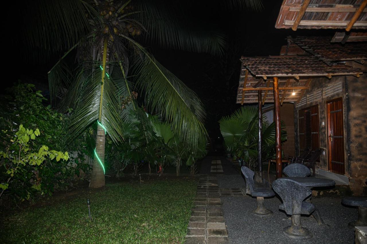 Clay House Otel Udawalawe Dış mekan fotoğraf