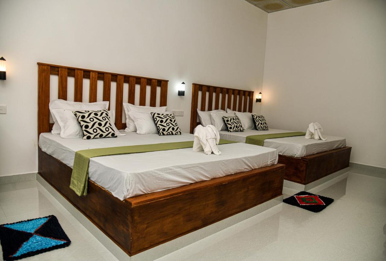 Clay House Otel Udawalawe Dış mekan fotoğraf