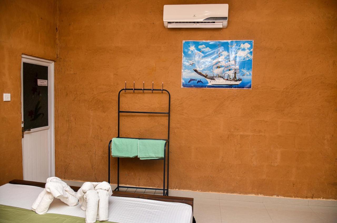 Clay House Otel Udawalawe Dış mekan fotoğraf