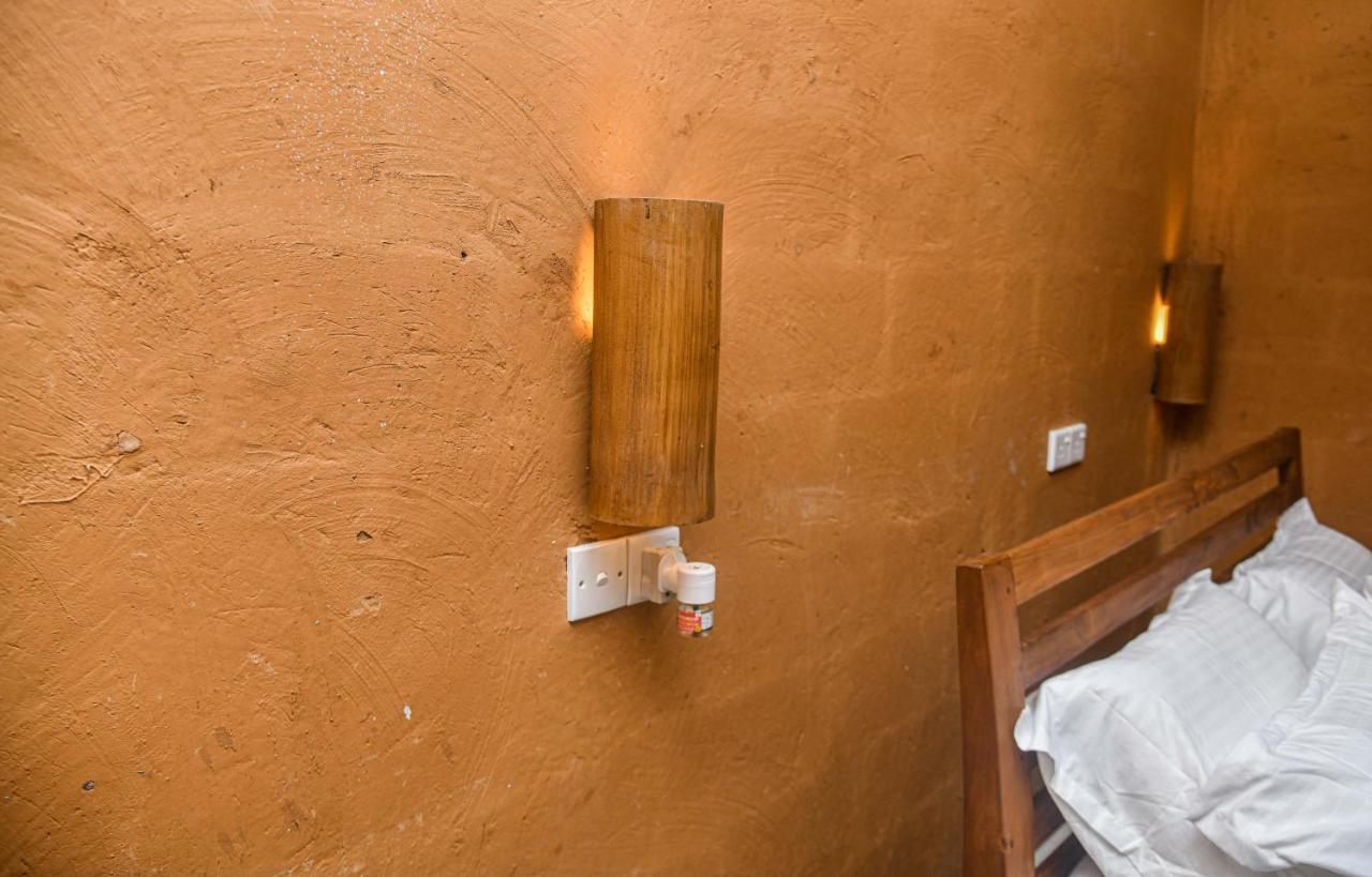Clay House Otel Udawalawe Dış mekan fotoğraf
